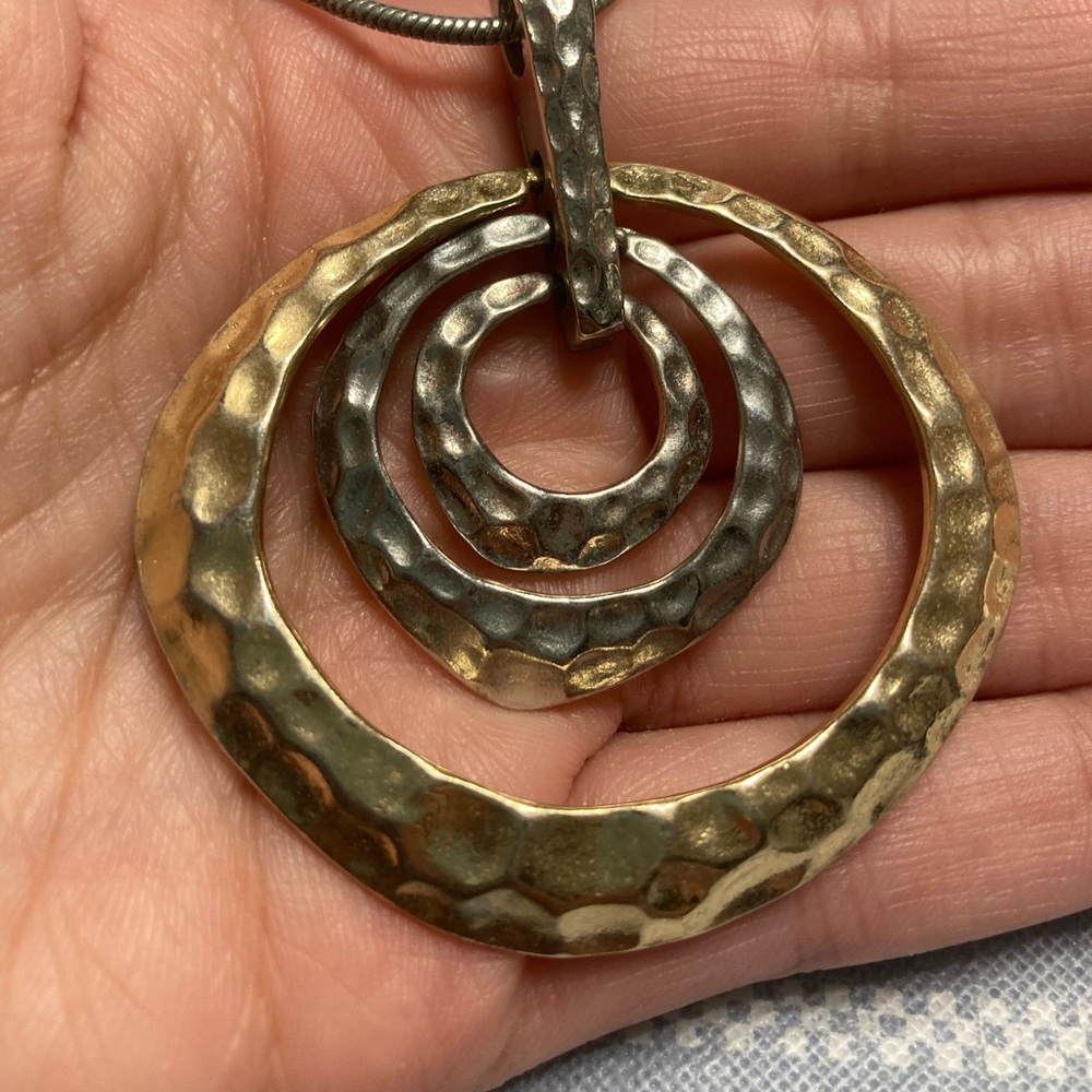 💛TODAY***$13***Vintage designer necklace with hammered silver/gold toned rings